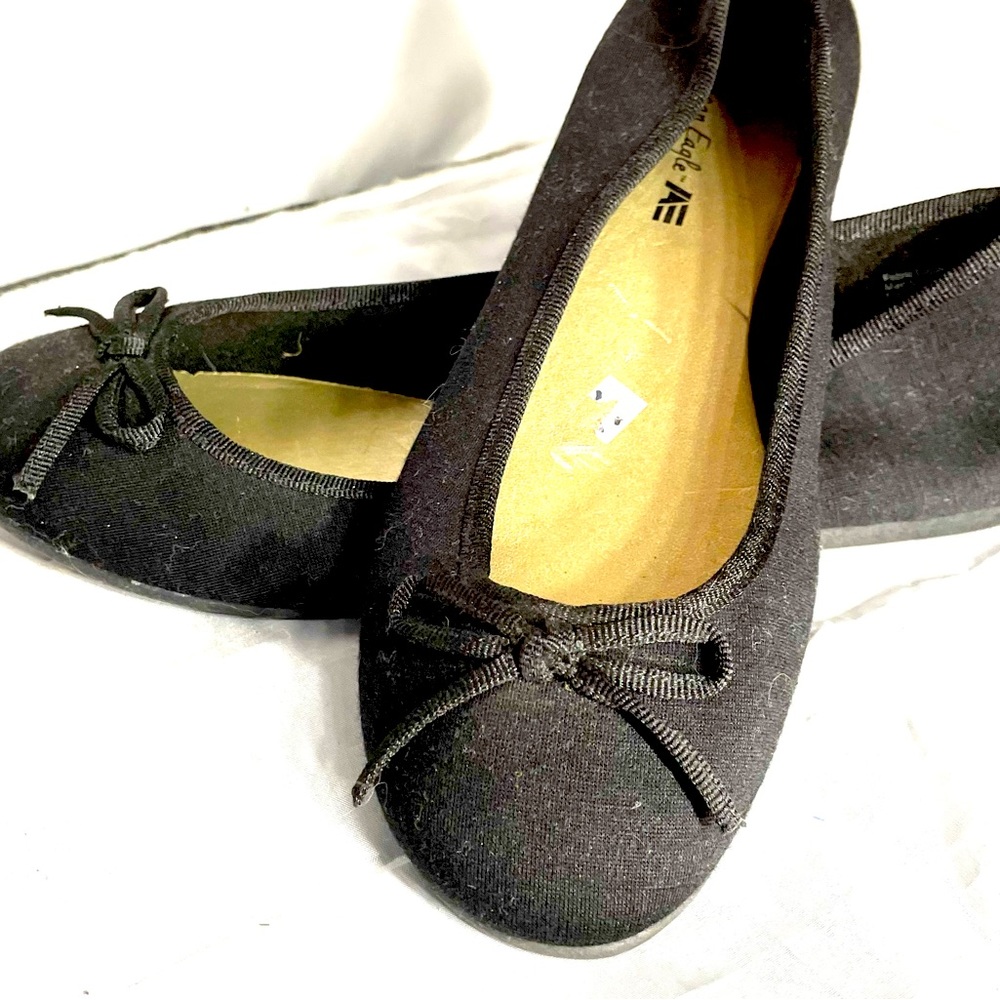 American Eagle size 5.5 black flats